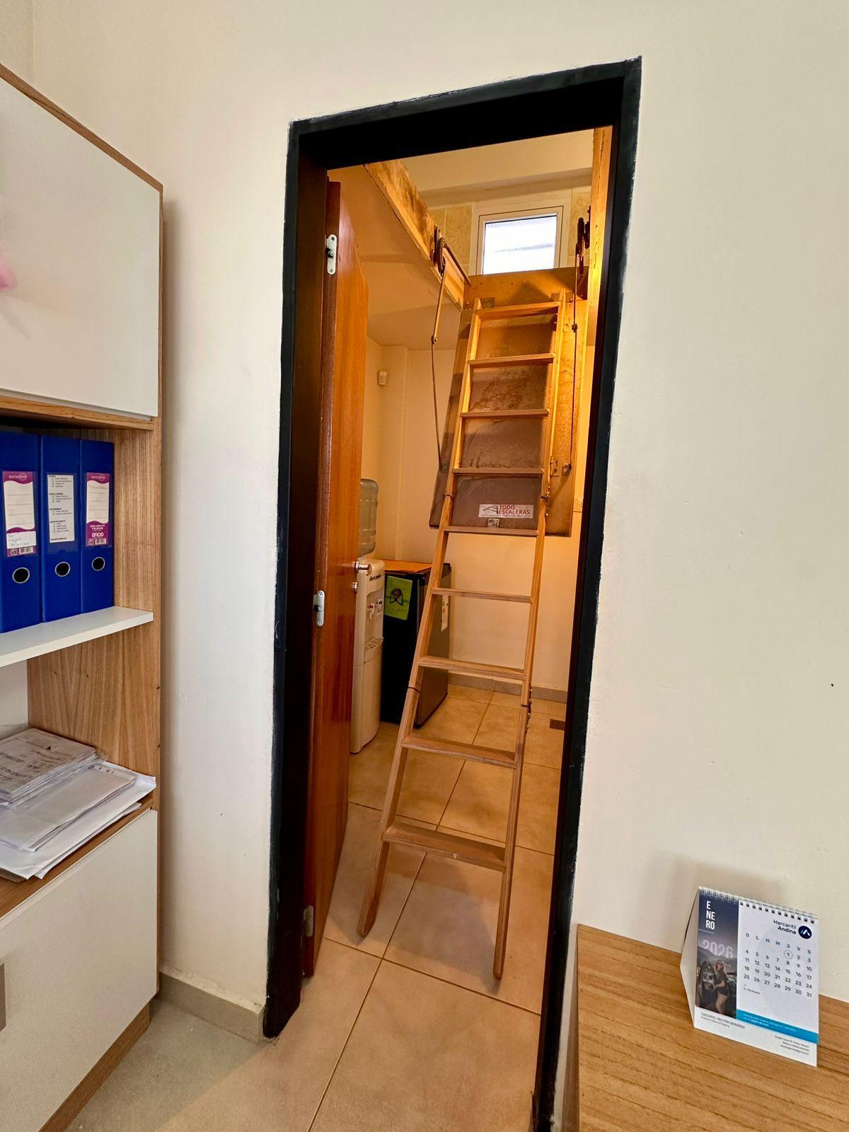 Moderna Oficina en venta  Sobre calle Gales, Trelew