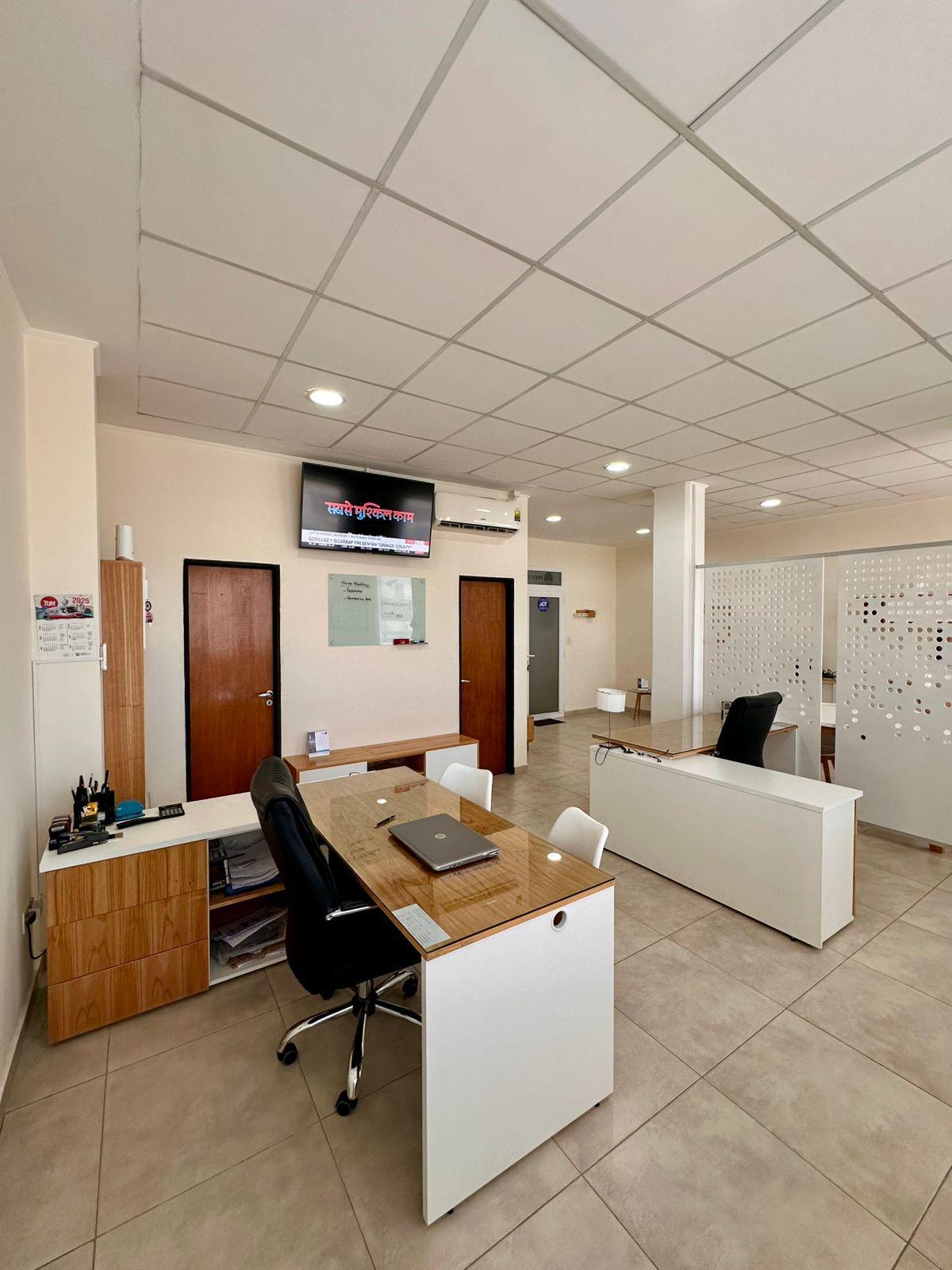 Moderna Oficina en venta  Sobre calle Gales, Trelew