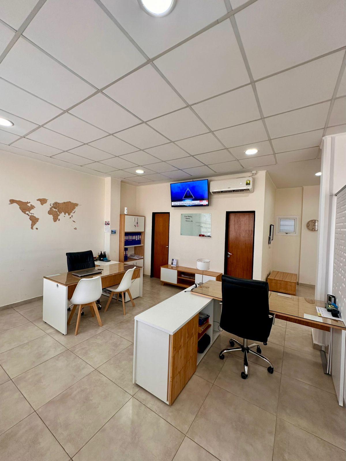 Moderna Oficina en venta  Sobre calle Gales, Trelew