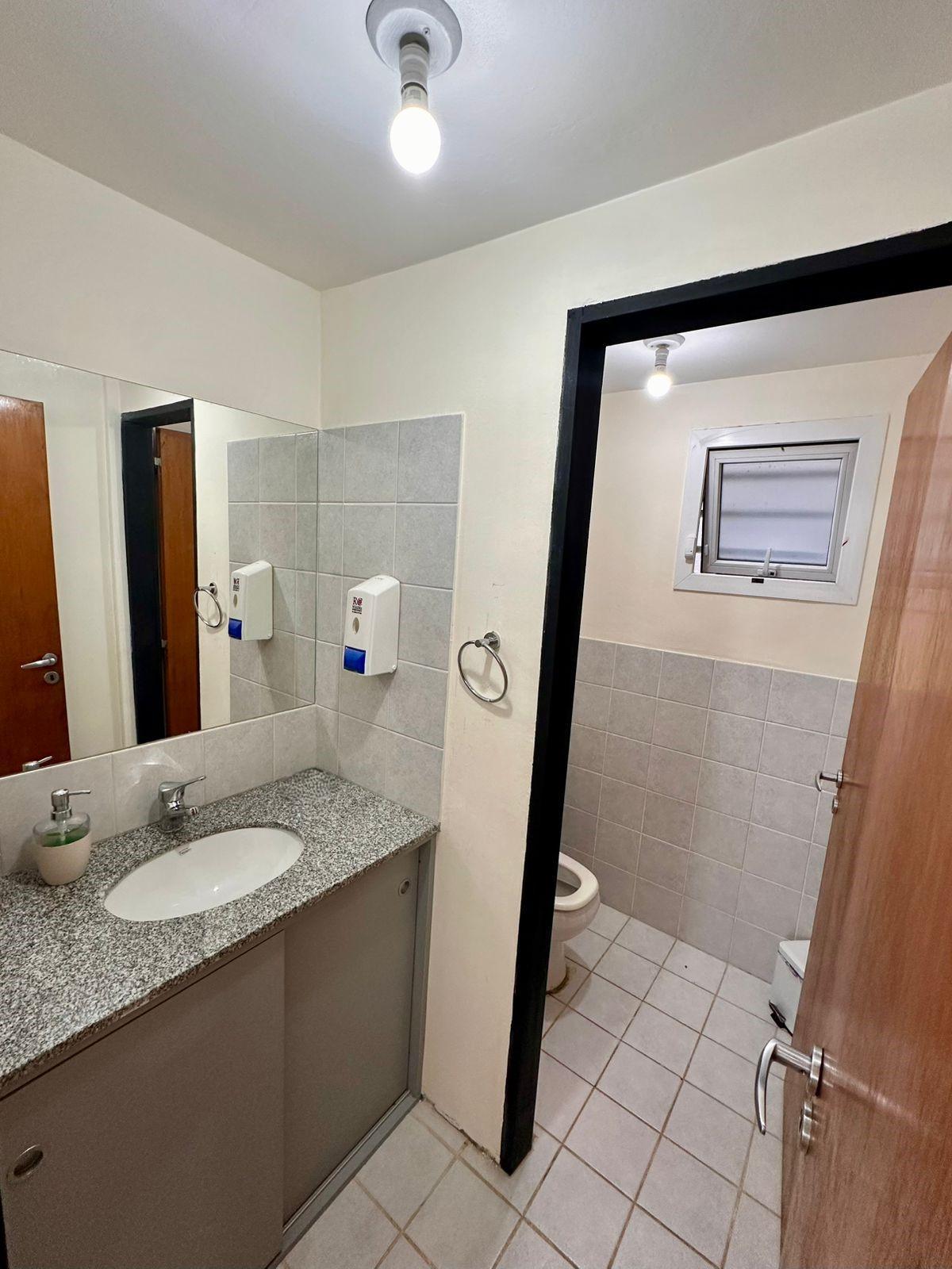 Moderna Oficina en venta  Sobre calle Gales, Trelew