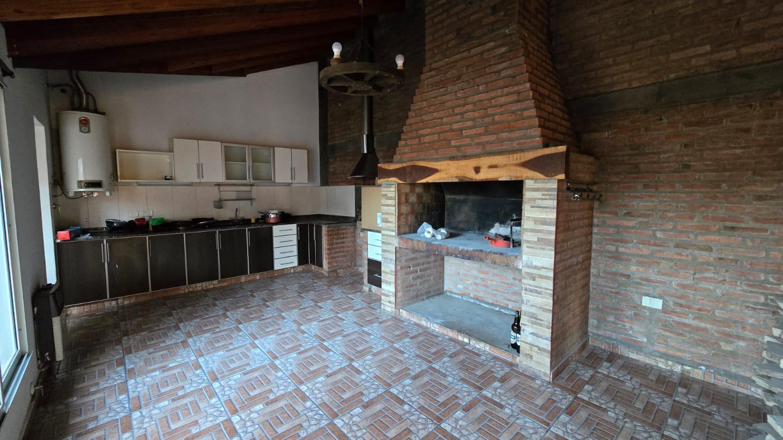 Venta de casa - Trelew - B Medanos